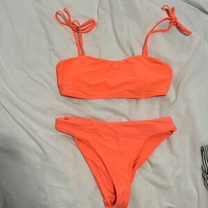 Orange swimmie